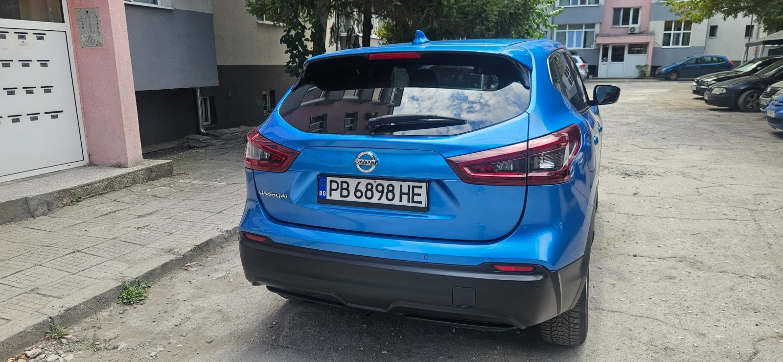 Nissan Qashqai 1.5 CDI, снимка 4 - Автомобили и джипове - 56041577