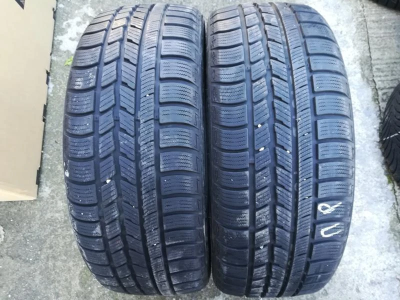 Гуми Зимни 215/50R17, снимка 1 - Гуми и джанти - 23733220