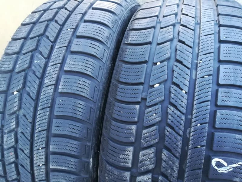 Гуми Зимни 215/50R17, снимка 2 - Гуми и джанти - 23733220