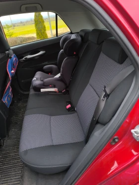 Toyota Auris, снимка 6