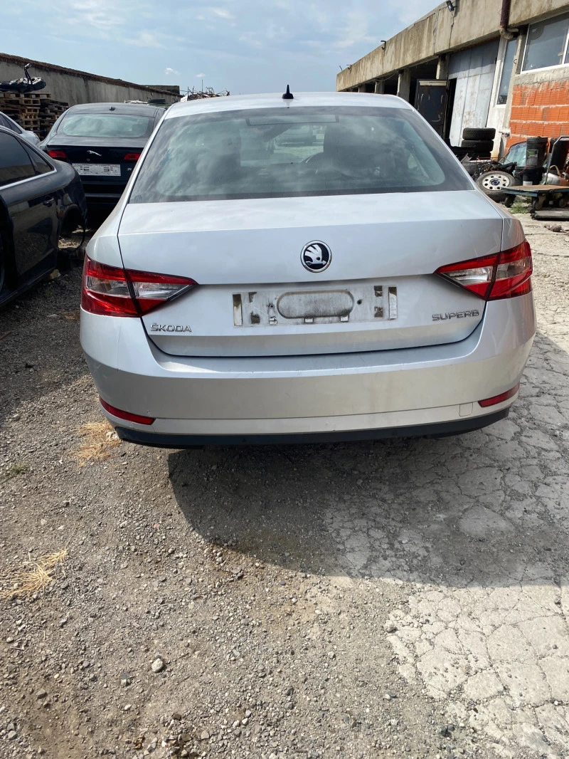 Skoda Superb 1.4tsi, снимка 4 - Автомобили и джипове - 41917506