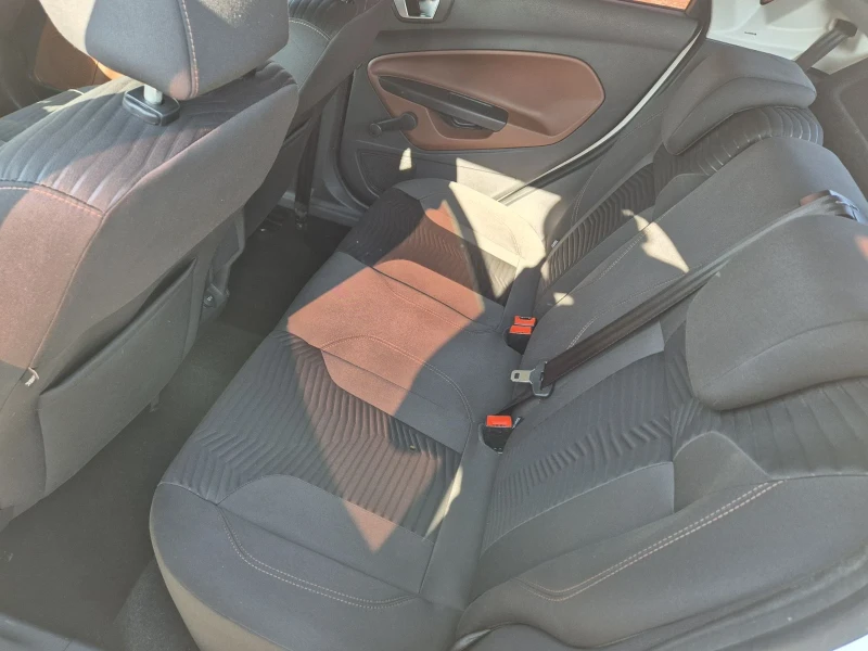 Ford Fiesta Титаниум , снимка 8 - Автомобили и джипове - 50046159