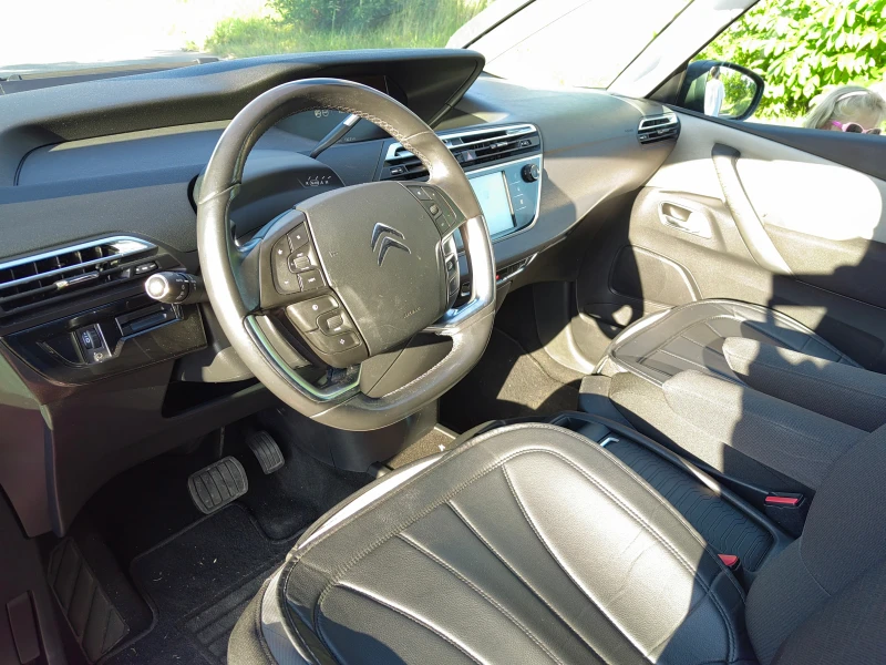 Citroen Grand C4 Picasso Ван, снимка 11 - Автомобили и джипове - 51842845