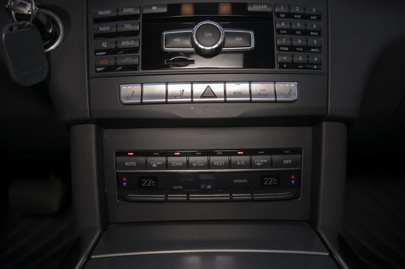 Mercedes-Benz E 350 BLUETEC 4MATIC, снимка 11 - Автомобили и джипове - 52568145