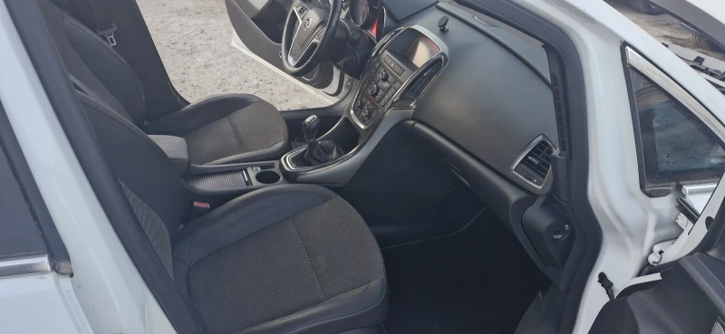 Opel Astra 1.7cdti cosmo, снимка 10 - Автомобили и джипове - 52553338
