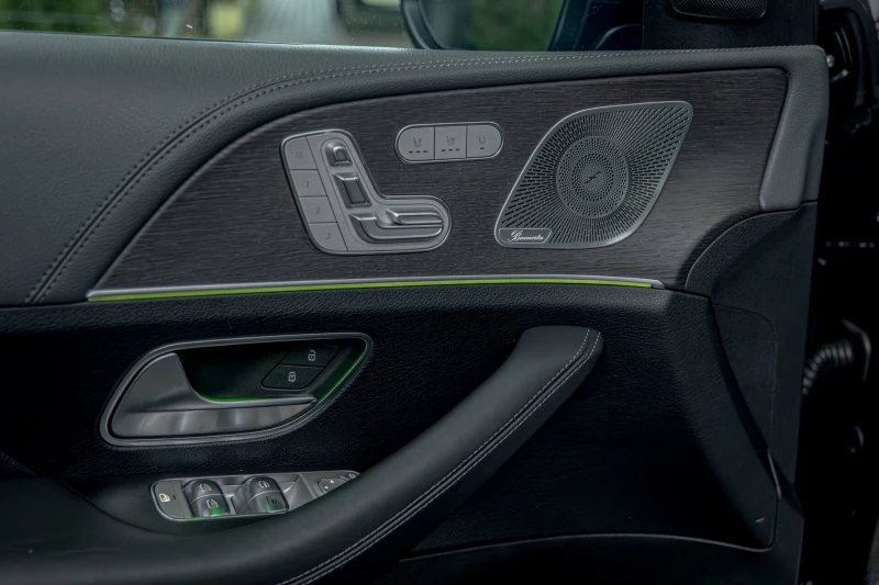 Mercedes-Benz GLS 450 4Matic/Burmester/Обдухване/AMG/Ambient/Камера 360, снимка 8 - Автомобили и джипове - 52711101