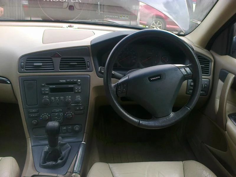 Volvo S60 2.4D5  xenon, снимка 5 - Автомобили и джипове - 7100250