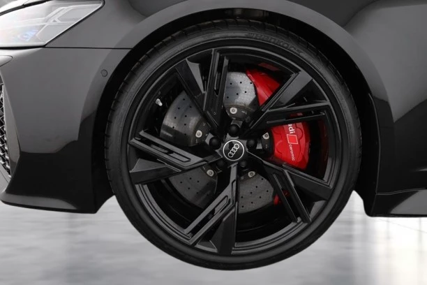 Audi Rs6 Avant Quattro = Black Optic Plus = Гаранция, снимка 5 - Автомобили и джипове - 52727213