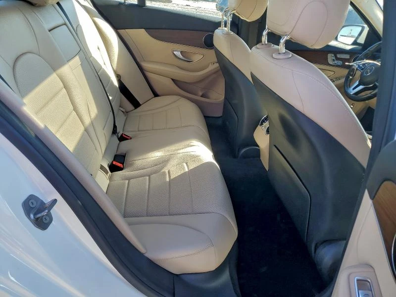 Mercedes-Benz C 300 2.0L 4 All wheel drive, снимка 13 - Автомобили и джипове - 52904620