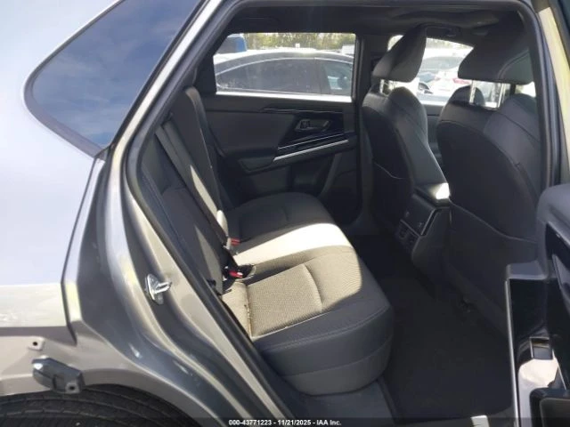 Toyota bZ4X 2025* 5985 km!* XLE* SPORT UTILITY* CARFAX* , снимка 8 - Автомобили и джипове - 52967512