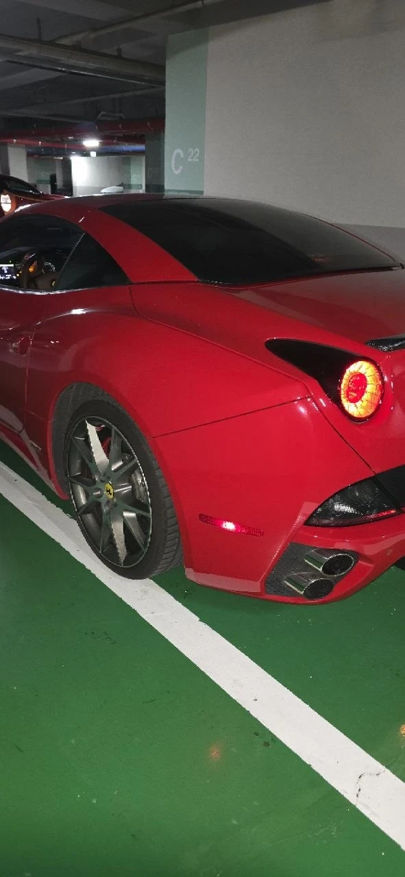 Ferrari California, снимка 2 - Автомобили и джипове - 56602933