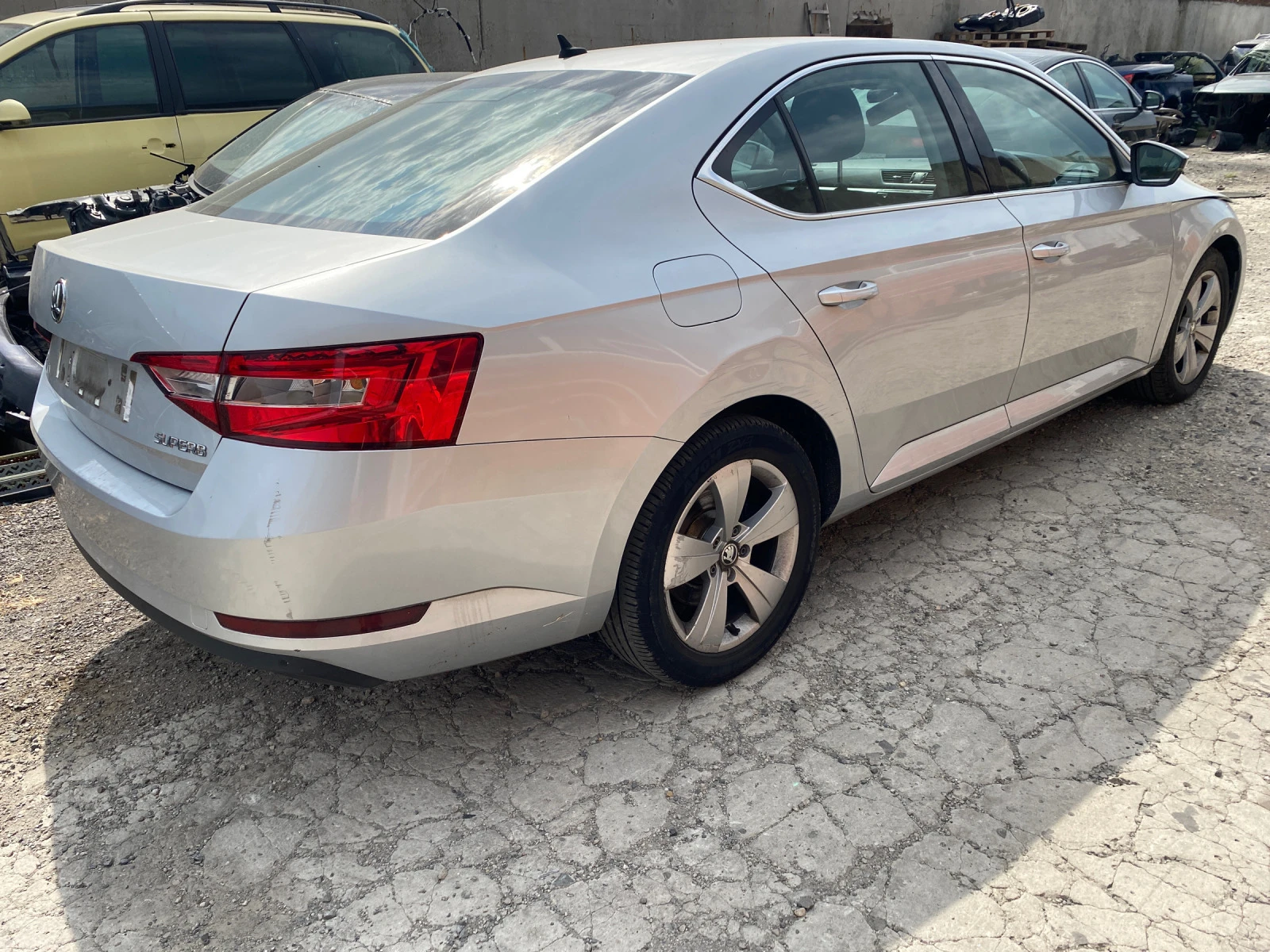 Skoda Superb 1.4tsi - изображение 5