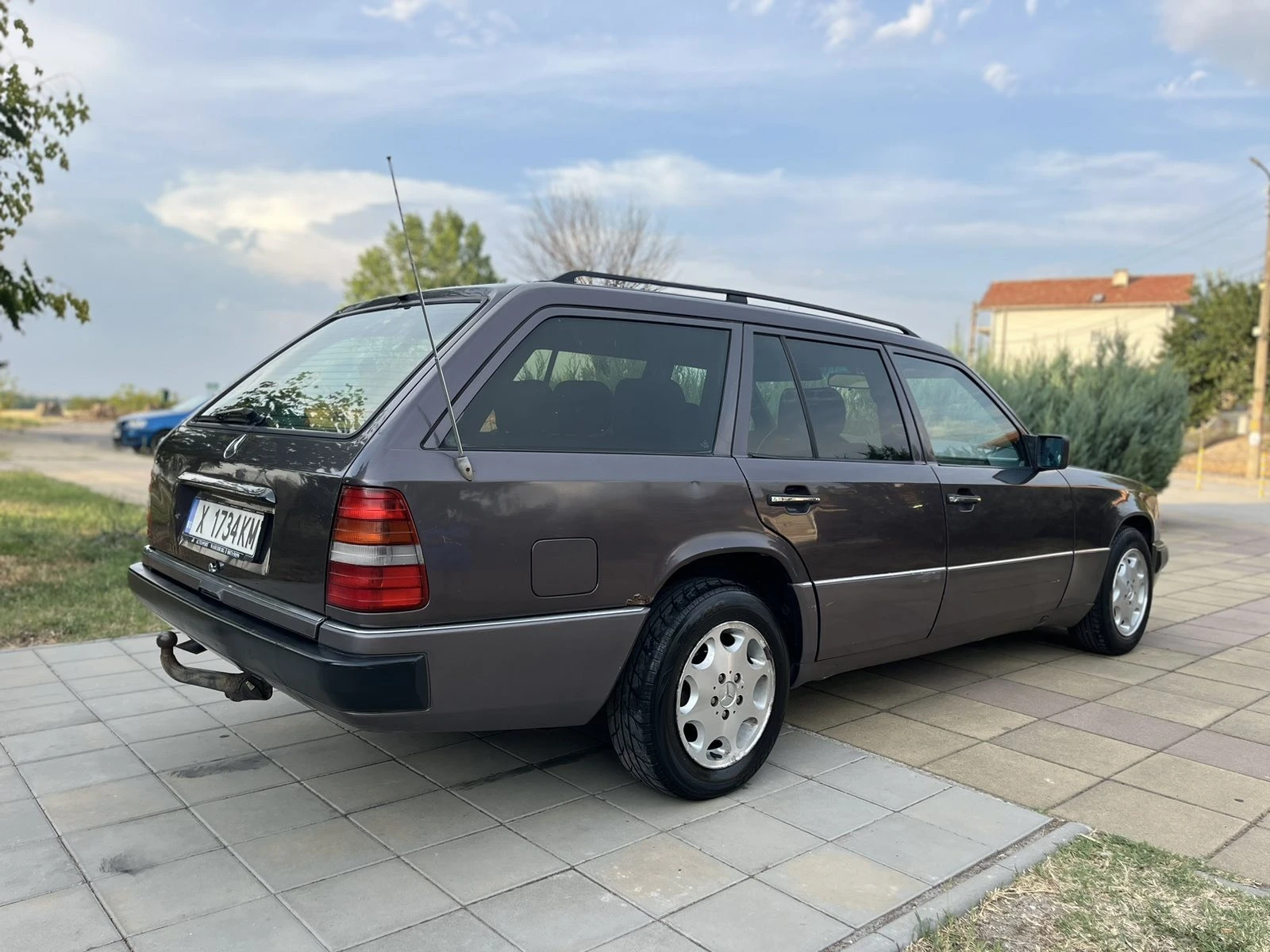 Mercedes-Benz 124  - изображение 4