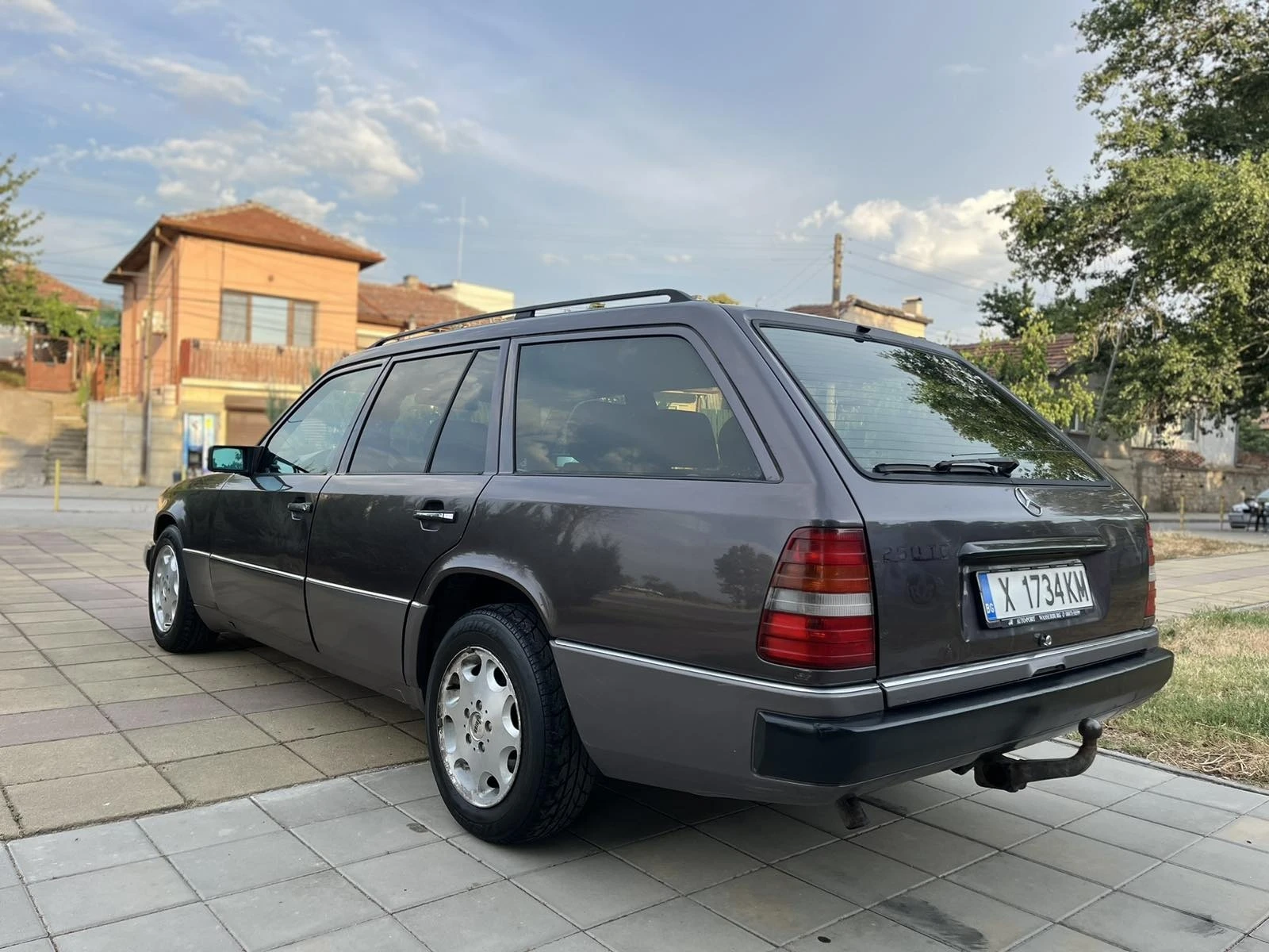 Mercedes-Benz 124  - изображение 6