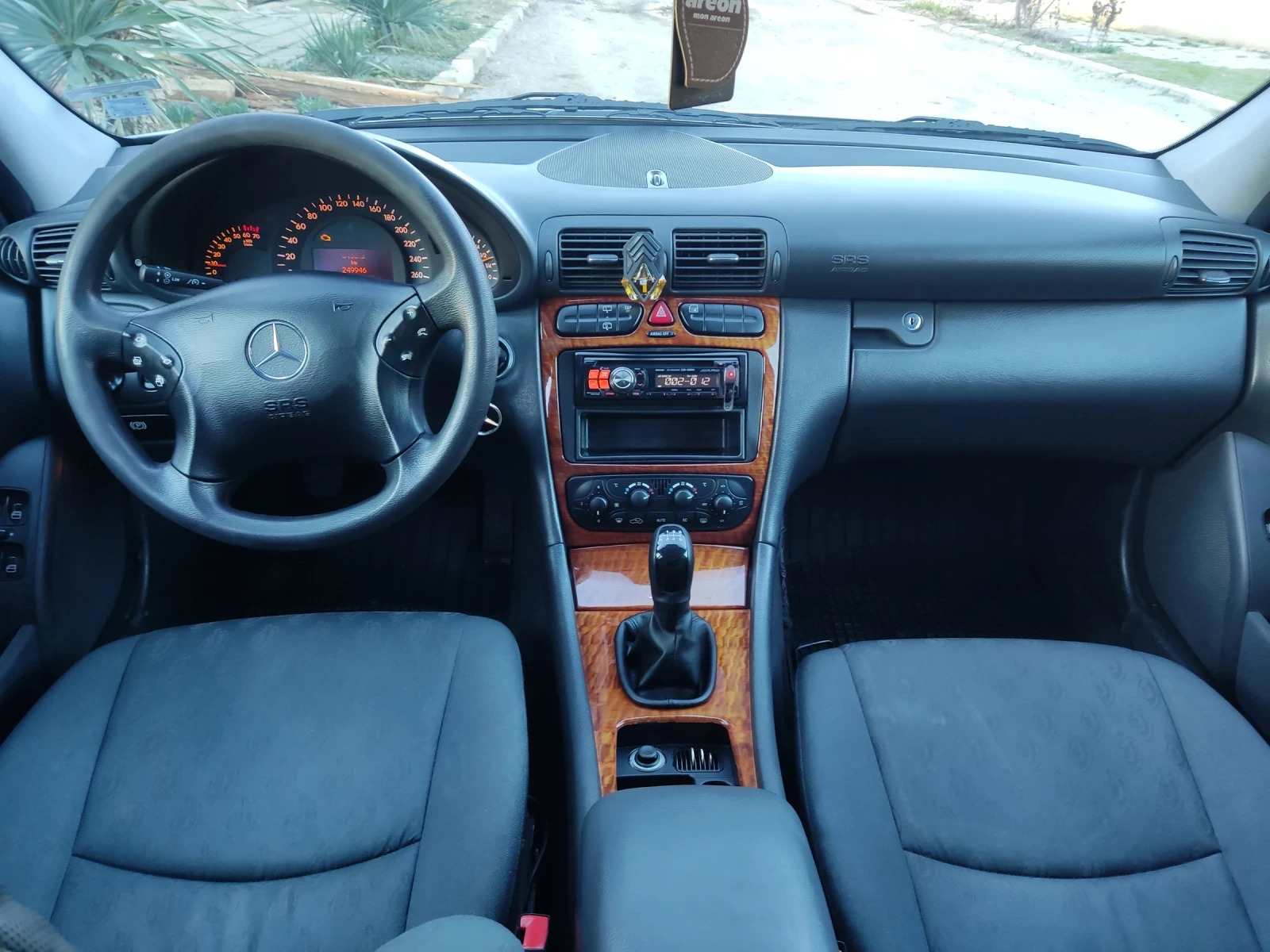 Mercedes-Benz C 180  - изображение 10