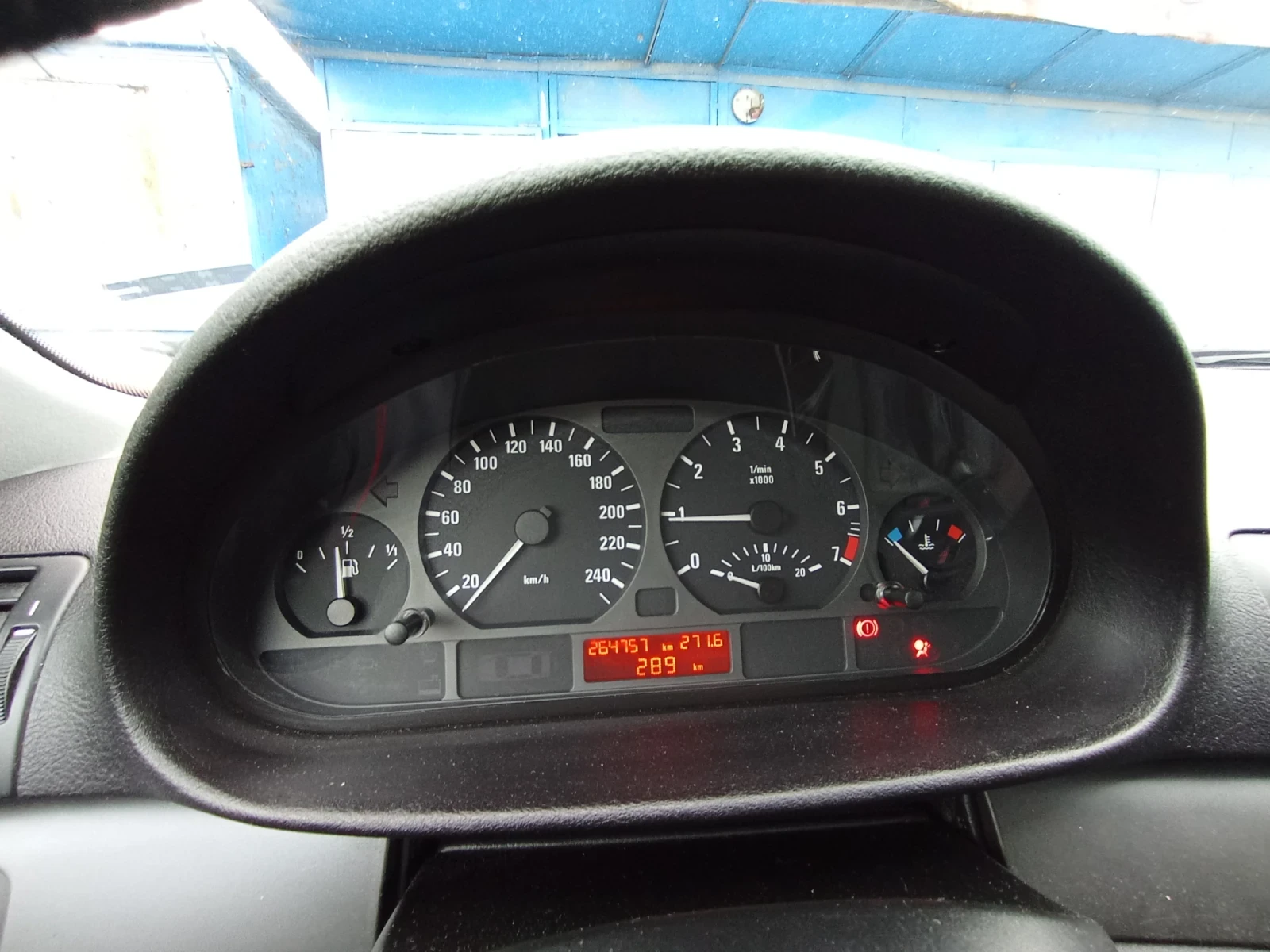 BMW 320  - изображение 10