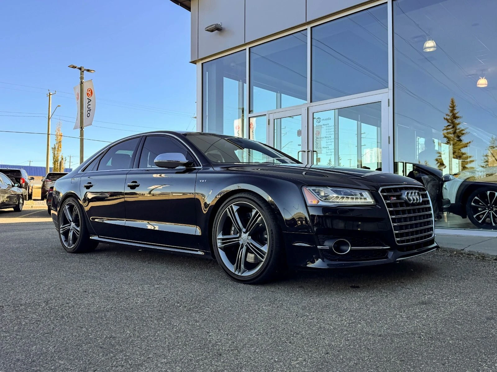 Audi S8 MATRIX* DISTRONIK* МАСАЖ* ОБДУХ* 77 000KM - изображение 3