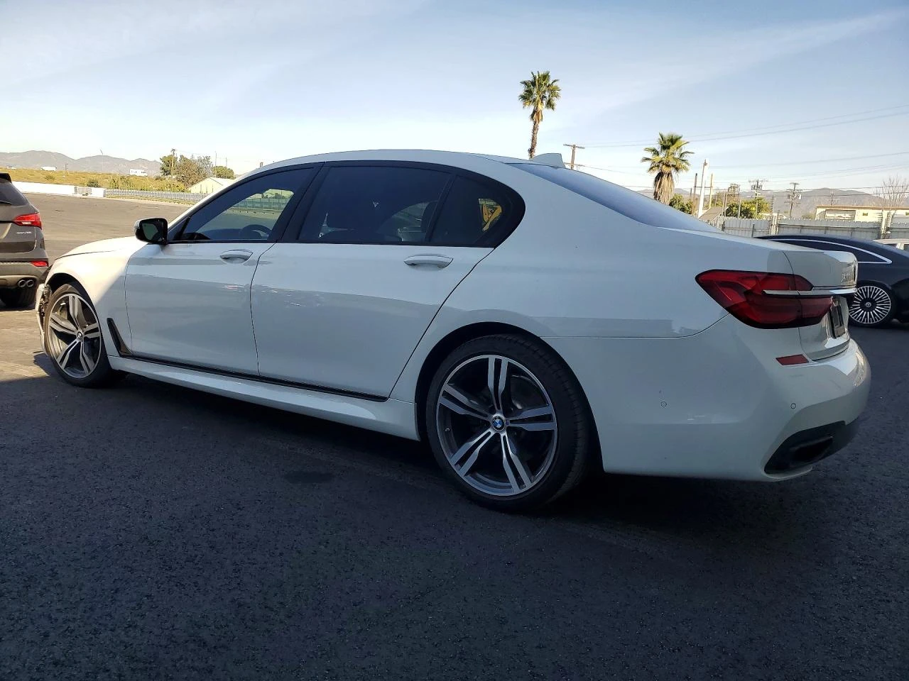 BMW 740 Distronik| Headup| Подгрев| Oбдух| 360| Pano - изображение 3