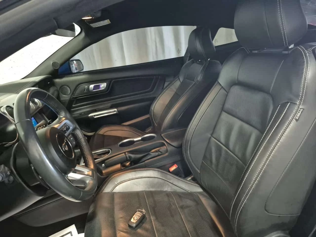 Ford Mustang  GT PREMIUM| AMBIENT| ОБДУХВАНЕ| CARFAX , снимка 10 - Автомобили и джипове - 53826546