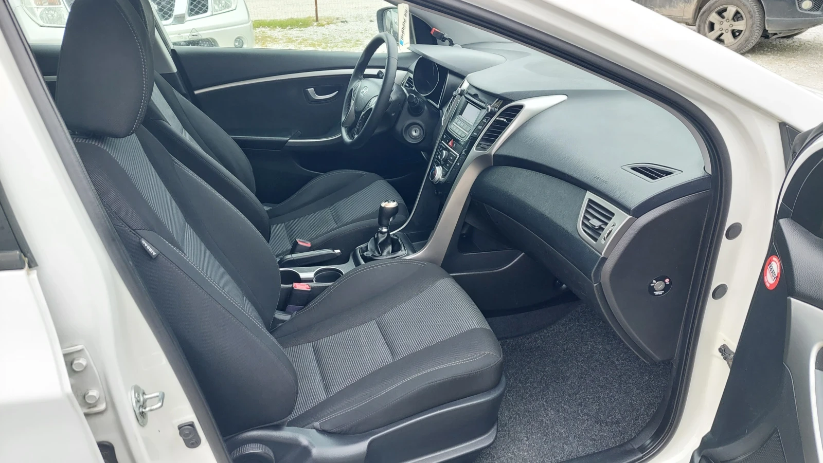 Hyundai I30 1.6i 136кс., снимка 10 - Автомобили и джипове - 54028573