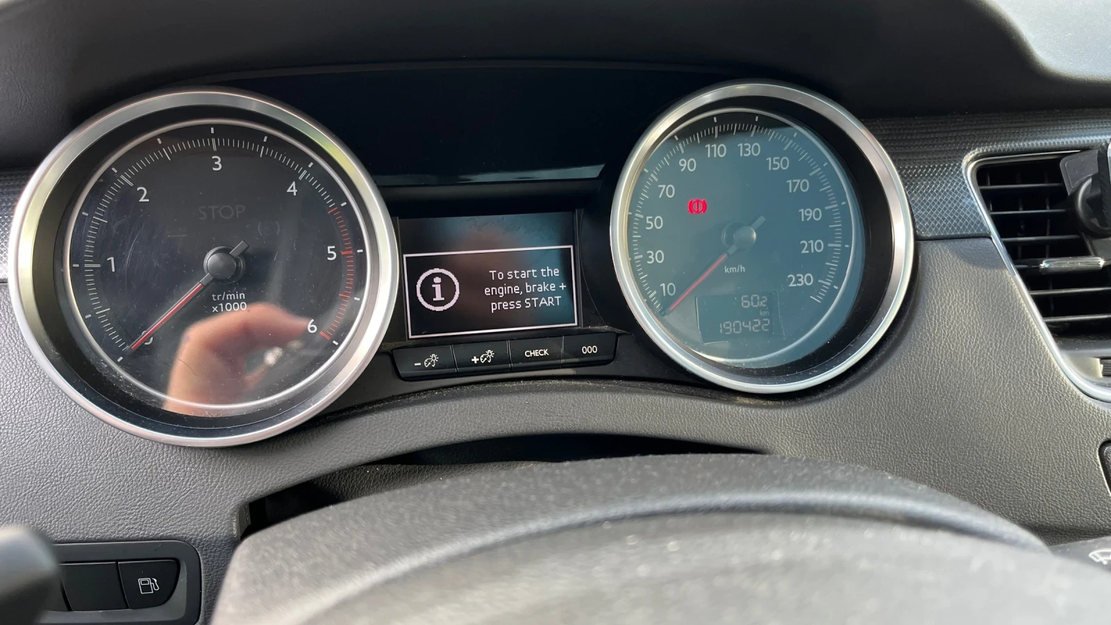 Peugeot 508 1.6 BlueHDI, снимка 14 - Автомобили и джипове - 54315203