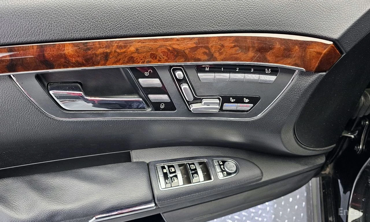 Mercedes-Benz S 500 LONG* AMG SPORT PACK* PANO* ОБДУХВ* МАСАЖ* , снимка 13 - Автомобили и джипове - 54487759