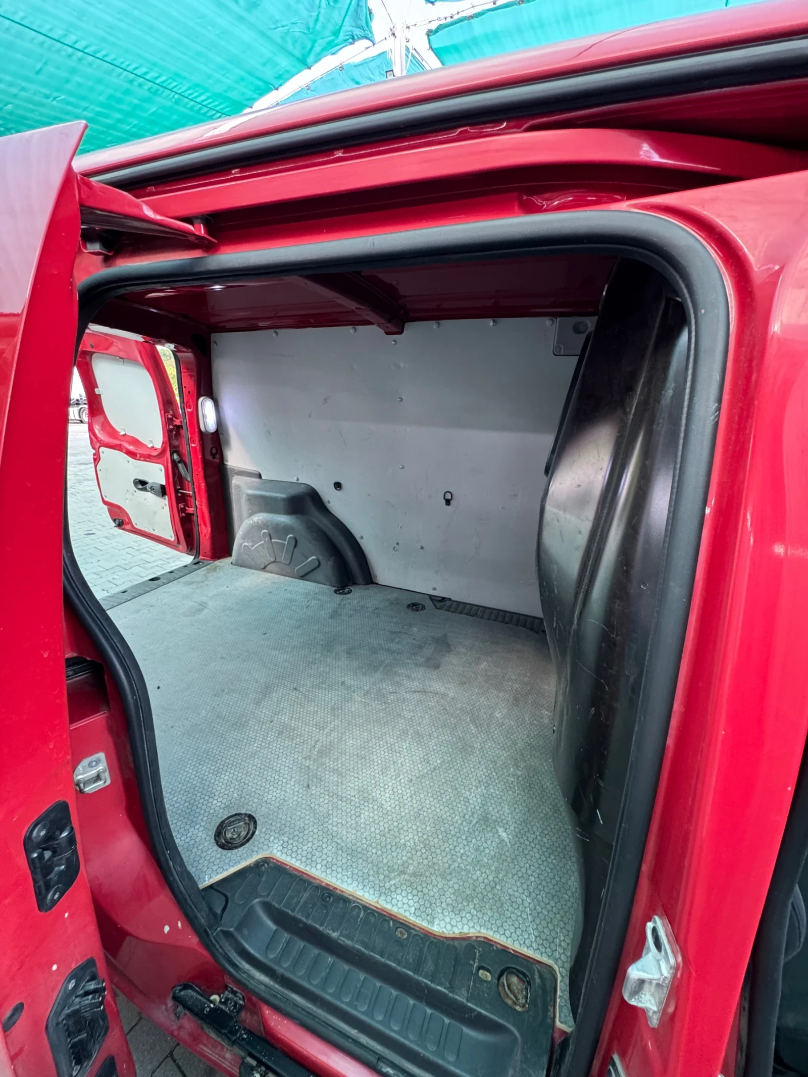 Renault Kangoo 1.5 DCi, снимка 17 - Автомобили и джипове - 54566854