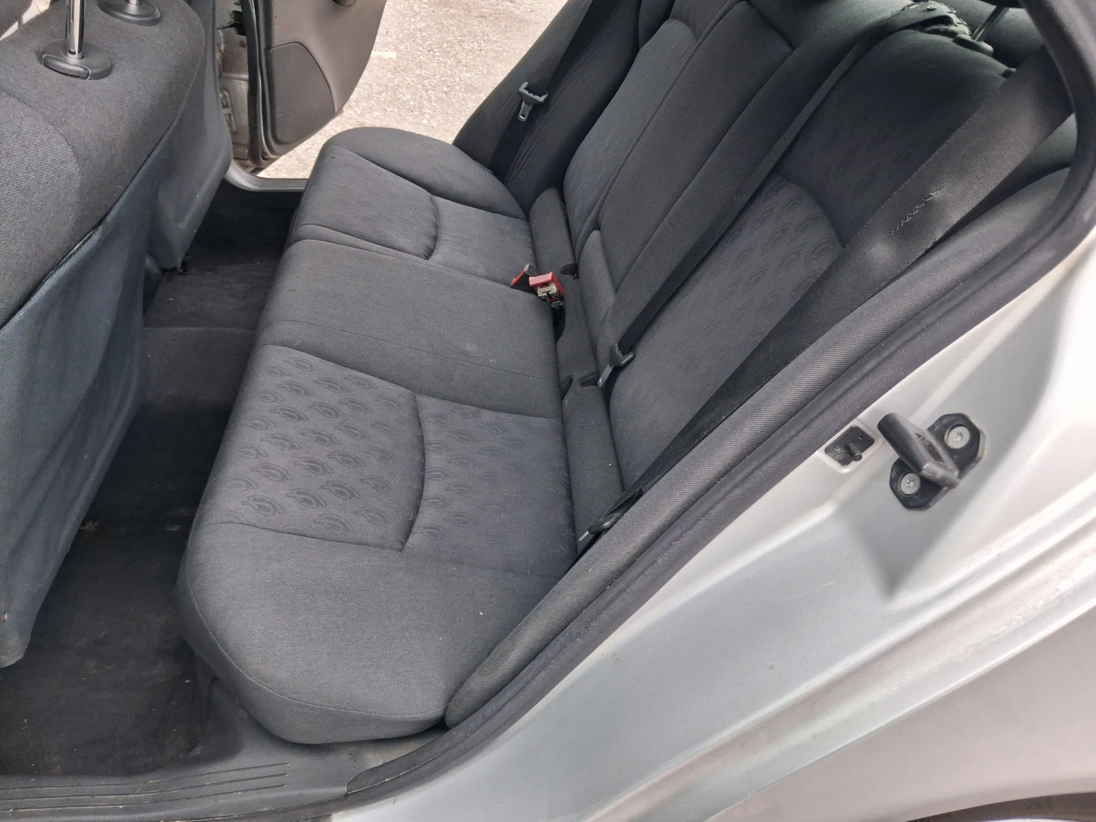 Mercedes-Benz C 200 2.0CDI* АВТОМАТ* СЕДАН, снимка 9 - Автомобили и джипове - 54803558