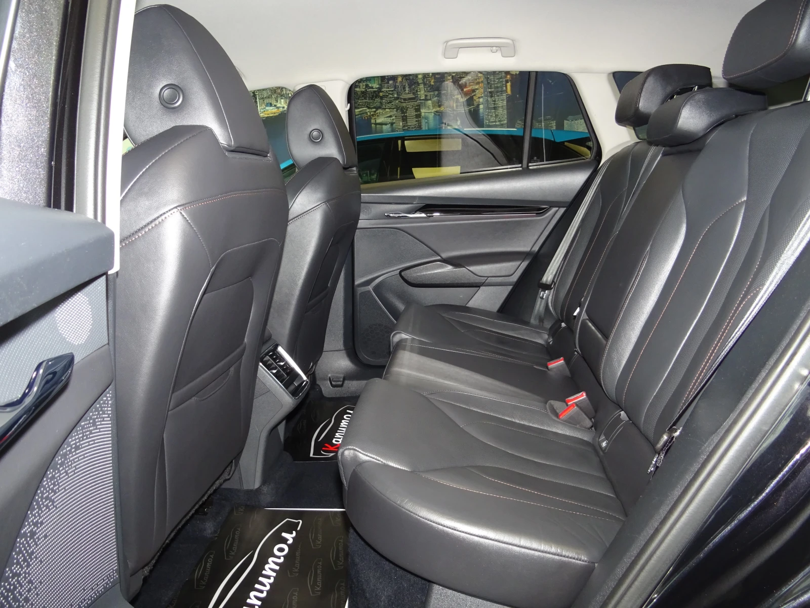 Skoda Enyaq 82KW ТЕРМОПОМПА EXECUTIVE  204, снимка 13 - Автомобили и джипове - 54939779