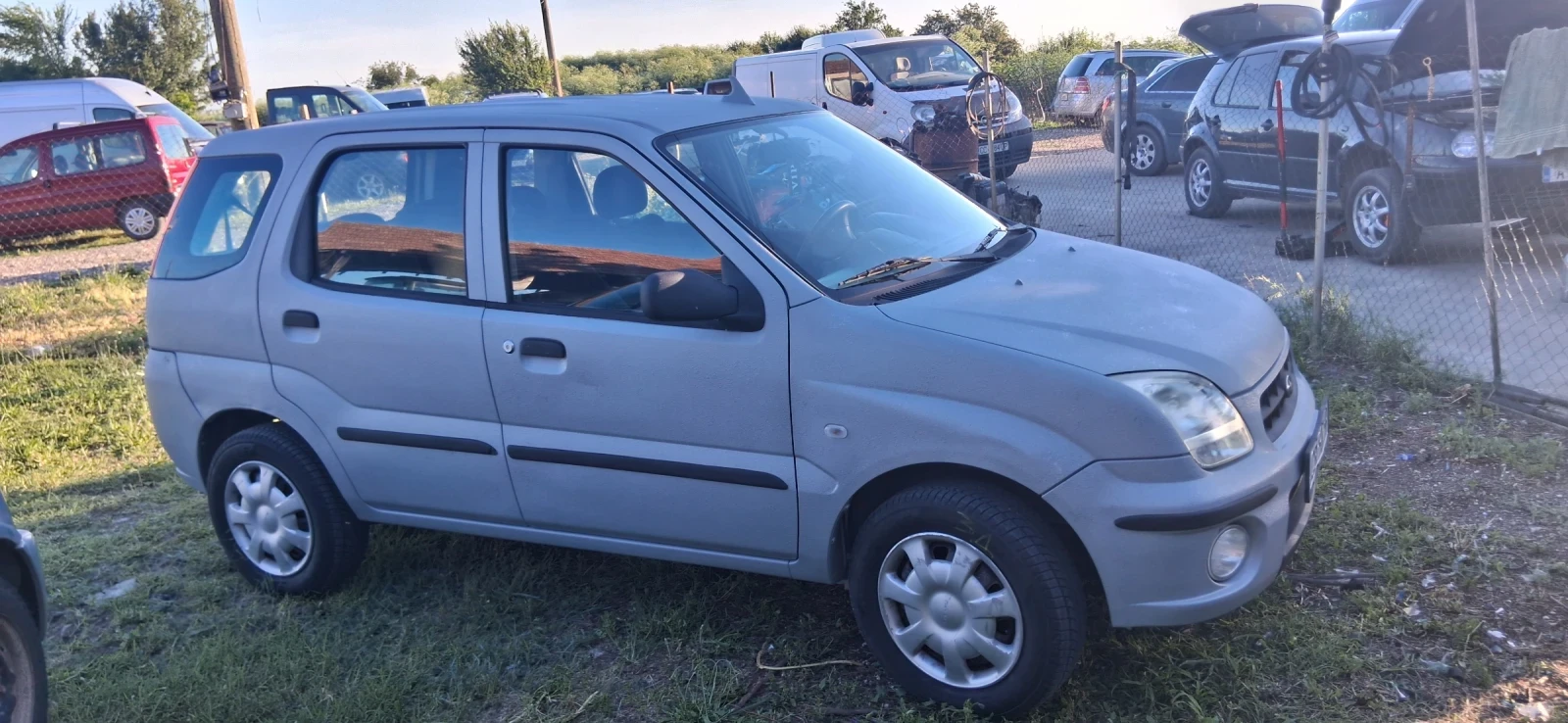 Subaru Justy, снимка 11 - Автомобили и джипове - 54947410