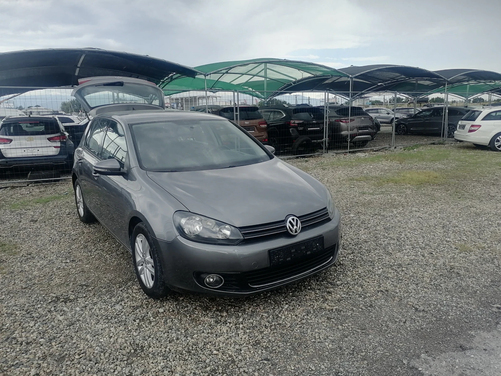 VW Golf 1, 6 АГУ, снимка 7 - Автомобили и джипове - 55497276