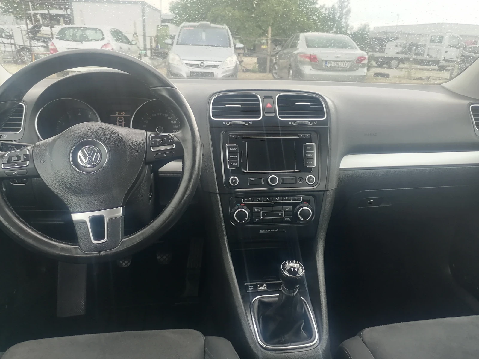 VW Golf 1, 6 АГУ, снимка 12 - Автомобили и джипове - 55497276