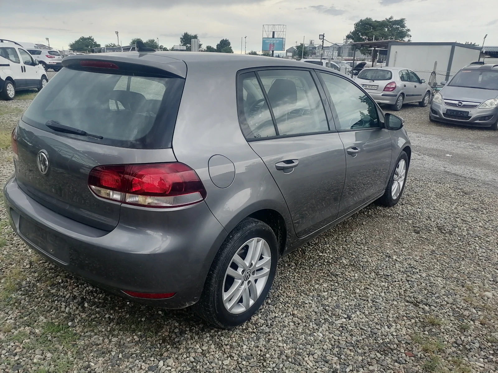 VW Golf 1, 6 АГУ, снимка 4 - Автомобили и джипове - 55497276
