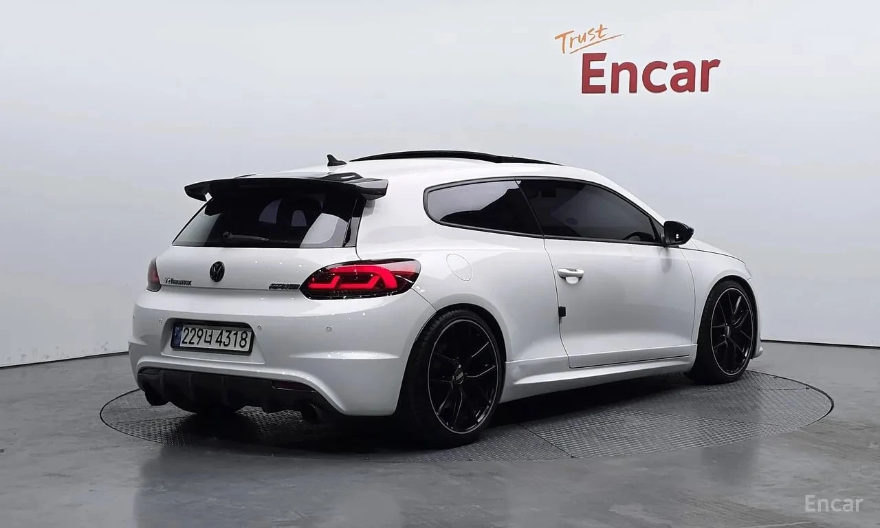 VW Scirocco * 2.0 TSI R * ФИНАНСИРАНЕ, снимка 2 - Автомобили и джипове - 56145683