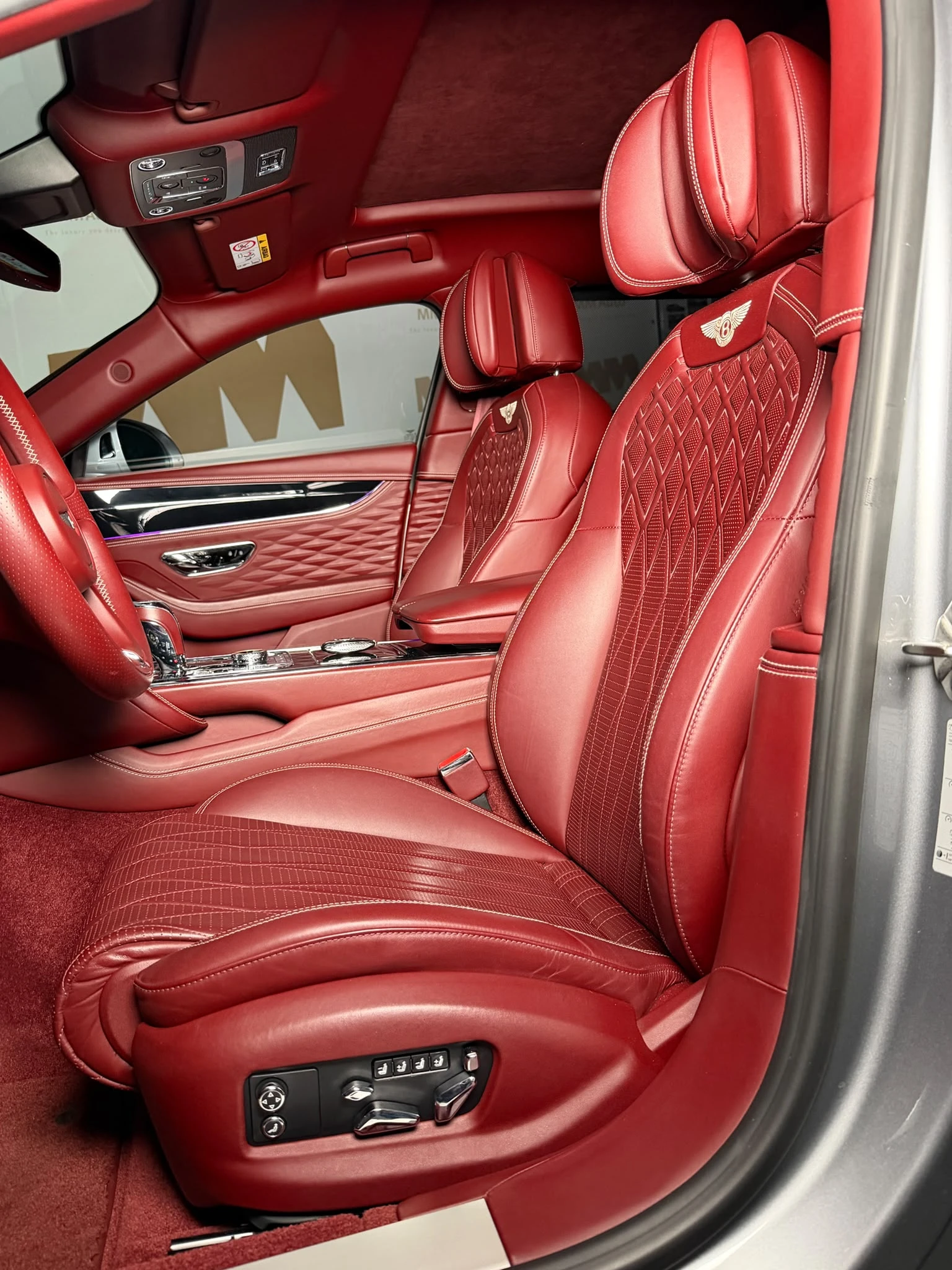 Bentley Flying Spur W12* Massage* Naim* HuD* Pano* Warranty, снимка 8 - Автомобили и джипове - 56166350