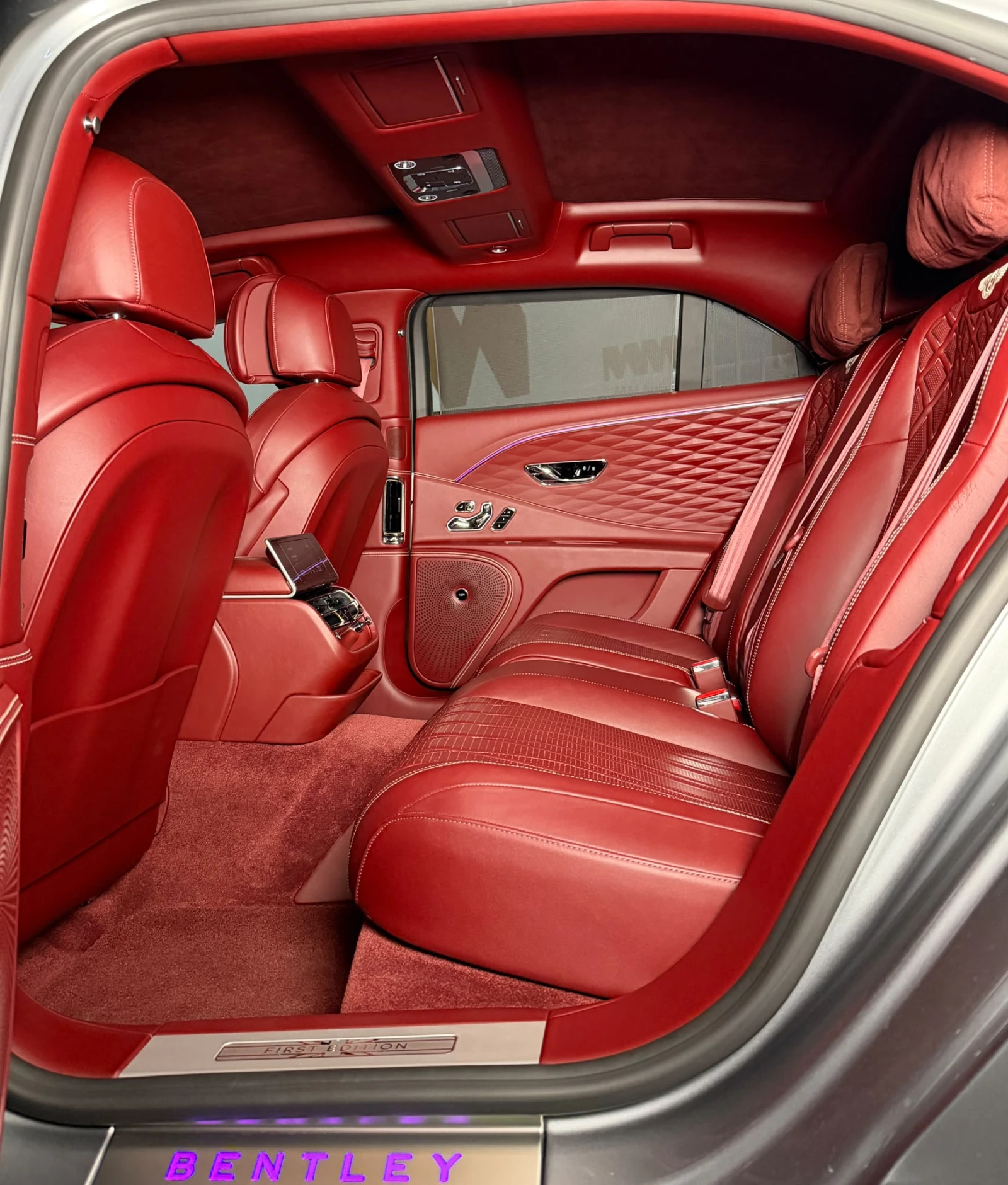 Bentley Flying Spur W12* Massage* Naim* HuD* Pano* Warranty, снимка 14 - Автомобили и джипове - 56166350