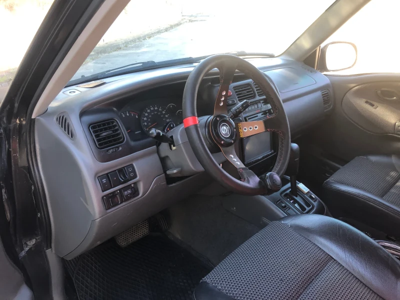 Suzuki Grand vitara 2.5 V6 Газ, снимка 17 - Автомобили и джипове - 48261109