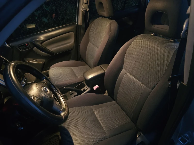 Toyota Rav4 2.0 16V D-4D, , снимка 11 - Автомобили и джипове - 52104491