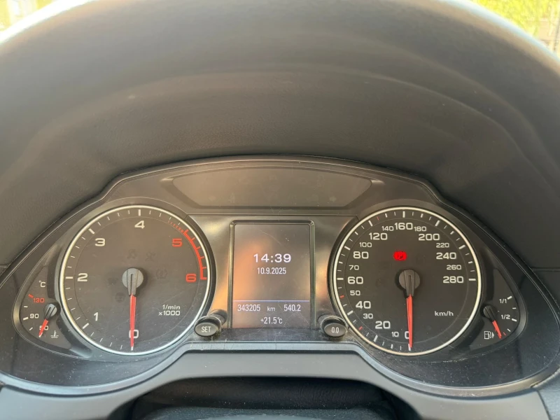 Audi Q5, снимка 8 - Автомобили и джипове - 51992327