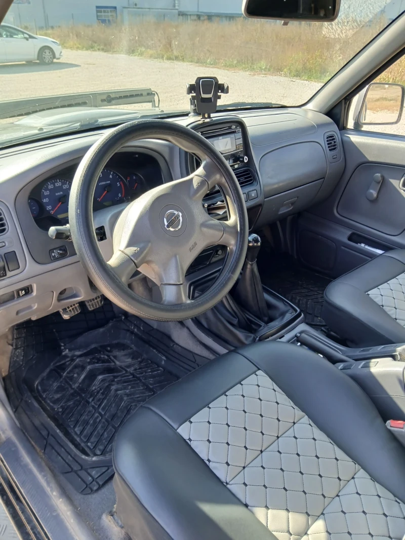Nissan Navara 2.5, снимка 9 - Автомобили и джипове - 52213898