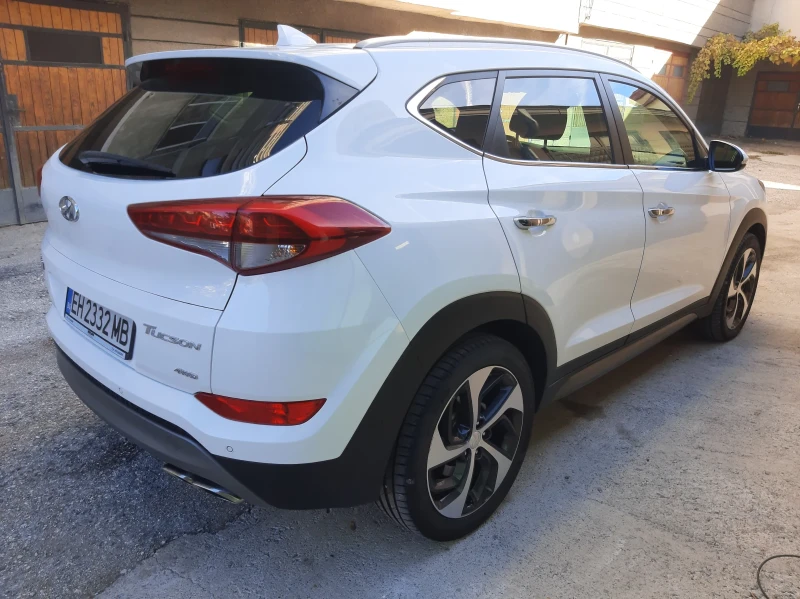Hyundai Tucson 2.0 GRDI 185 k.c., снимка 4 - Автомобили и джипове - 52488620