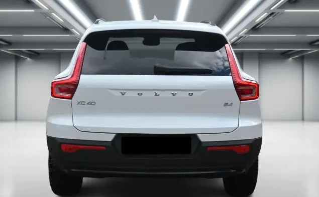 Volvo XC40 B4 = Ultra Dark = Гаранция, снимка 3 - Автомобили и джипове - 53591553