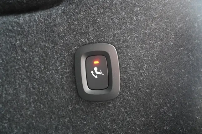 Volvo XC40 B4 = Ultra Dark = Гаранция, снимка 13 - Автомобили и джипове - 53591553