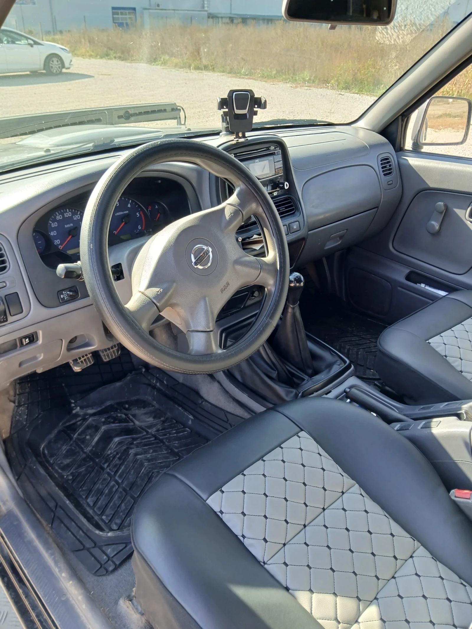 Nissan Navara 2.5 - изображение 9