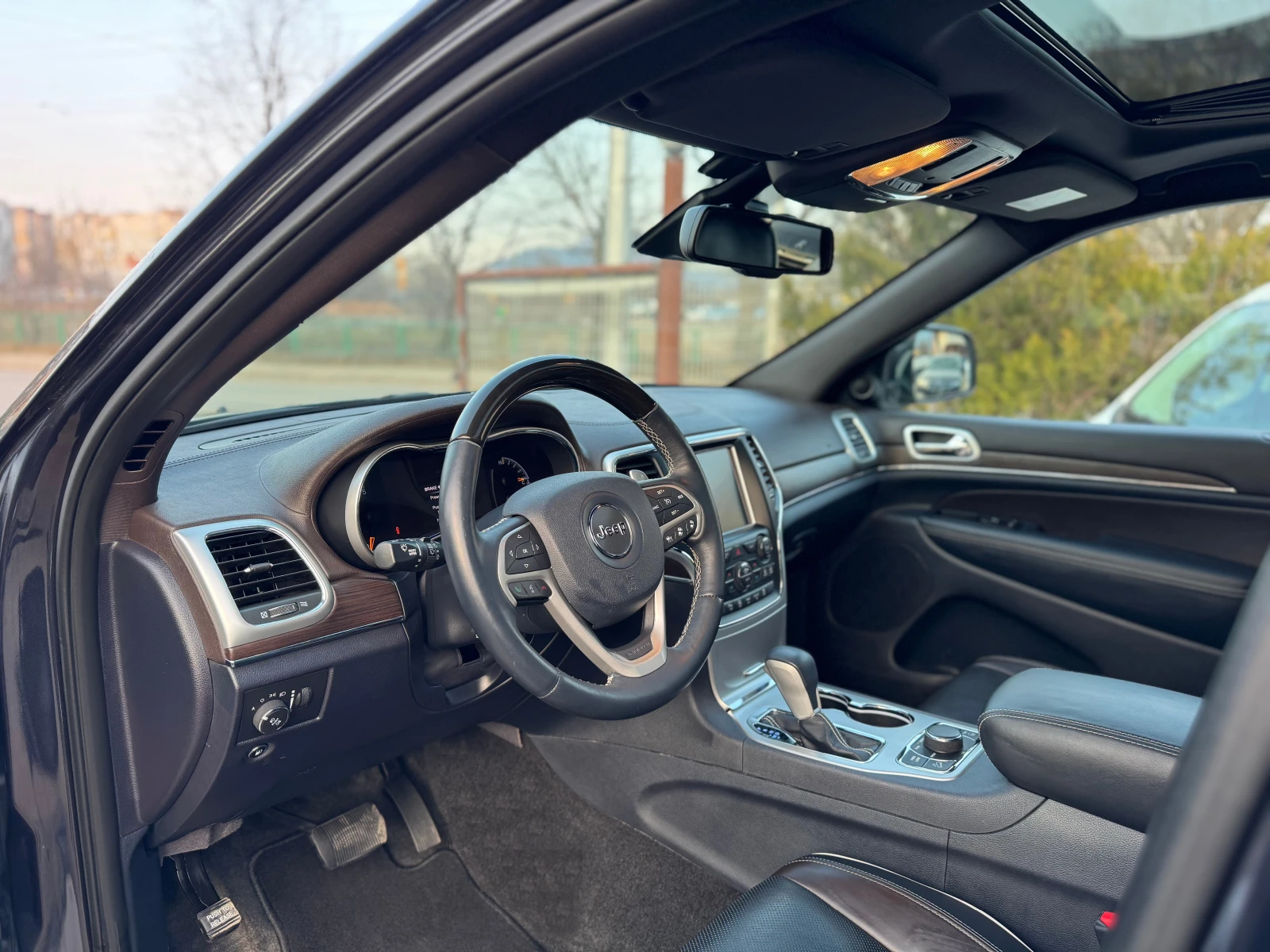 Jeep Grand cherokee 3.Оd* Overland* FaceLift* Panorama* 4x4 - изображение 7