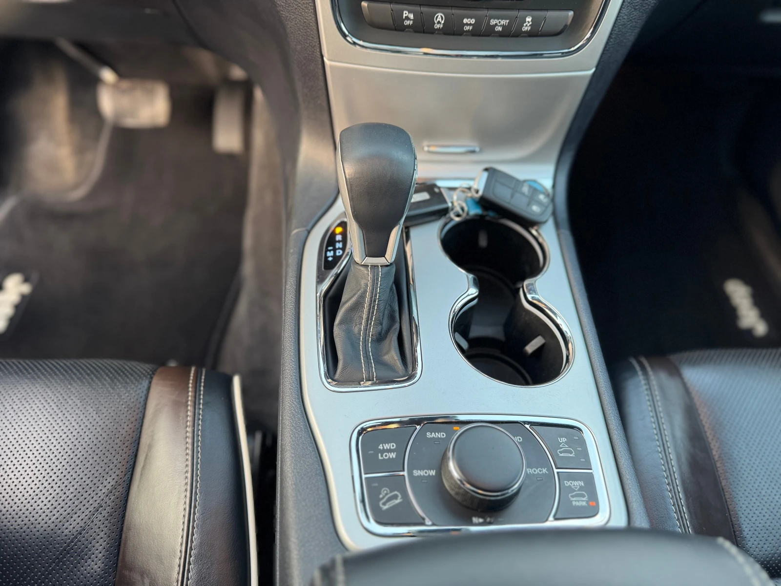 Jeep Grand cherokee 3.Оd* Overland* FaceLift* Panorama* 4x4, снимка 15 - Автомобили и джипове - 53756855