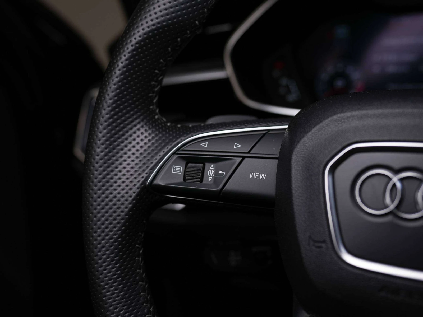 Audi Q3 Sportback TECHNIK | S-LINE | PANO| BLACK OPTICS | ЦЕНА ДО БГ, снимка 10 - Автомобили и джипове - 54857471