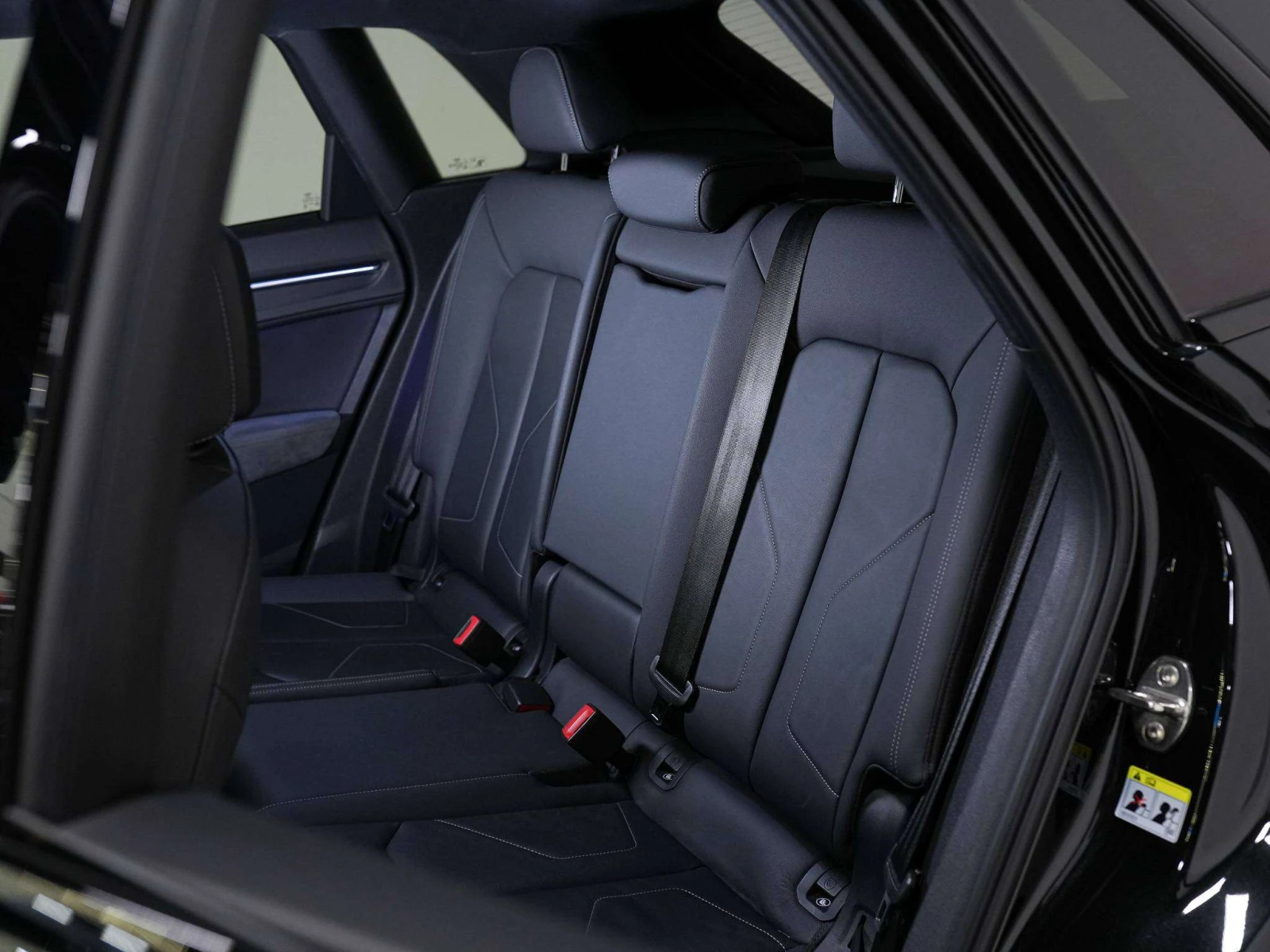 Audi Q3 Sportback TECHNIK | S-LINE | PANO| BLACK OPTICS | ЦЕНА ДО БГ, снимка 15 - Автомобили и джипове - 54857471