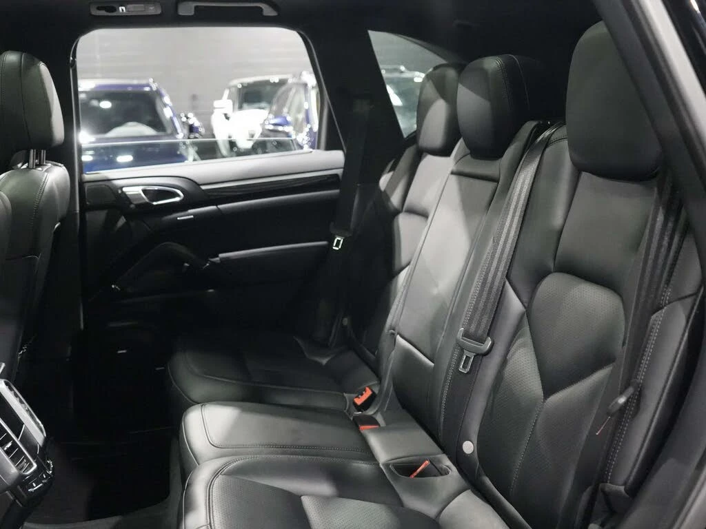 Porsche Cayenne S* PANO* BOSE* ОБДУХ* КАБЕЛ* ЧИСТО МИНАЛО* КРАЙНА , снимка 16 - Автомобили и джипове - 55544661