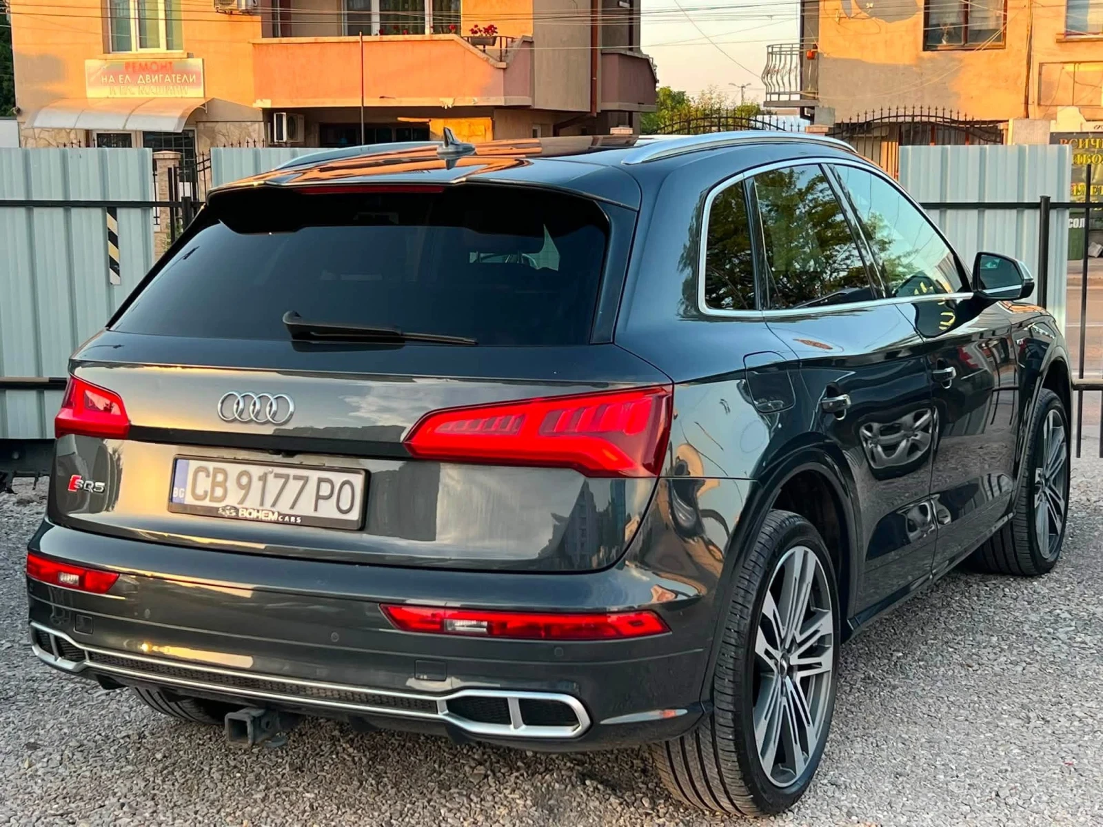 Audi SQ5 3.0TFSI* B&O* BLIND SPOT* PANO* СПЕШНО до 30.8, снимка 3 - Автомобили и джипове - 55805690